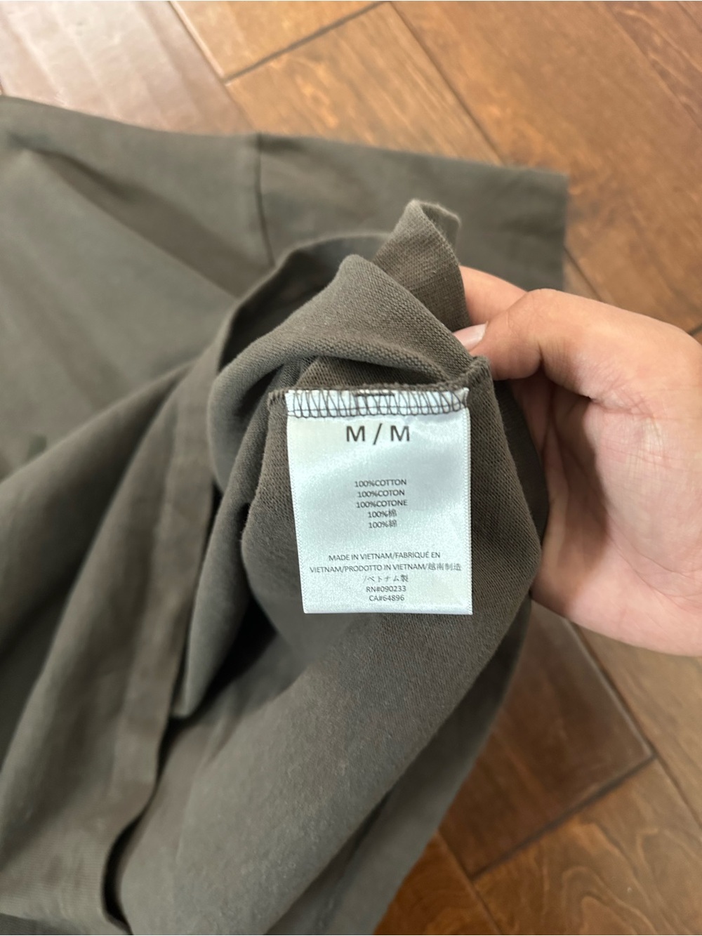 Essentials Tee - Picture 4 of 5